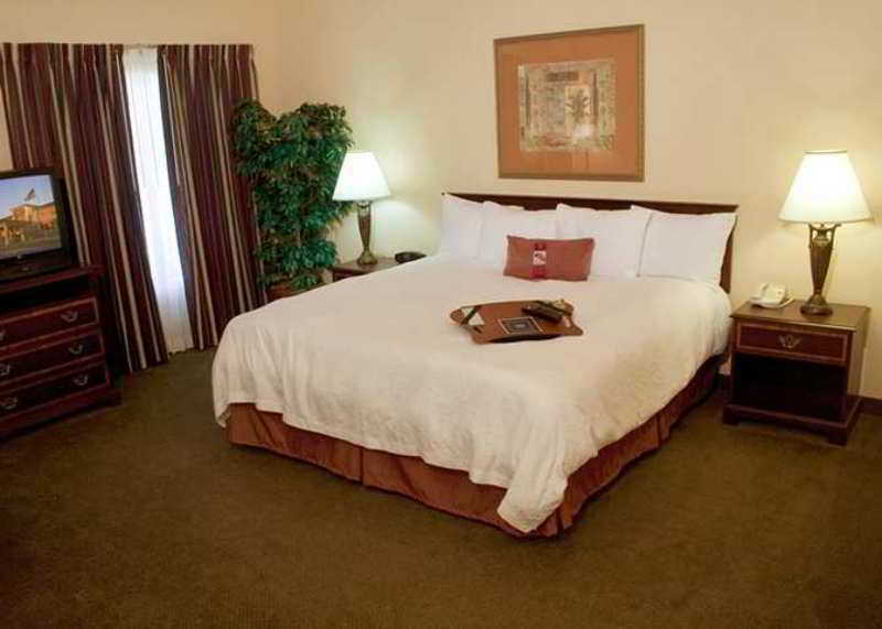 Hampton Inn & Suites Дентон Екстер'єр фото