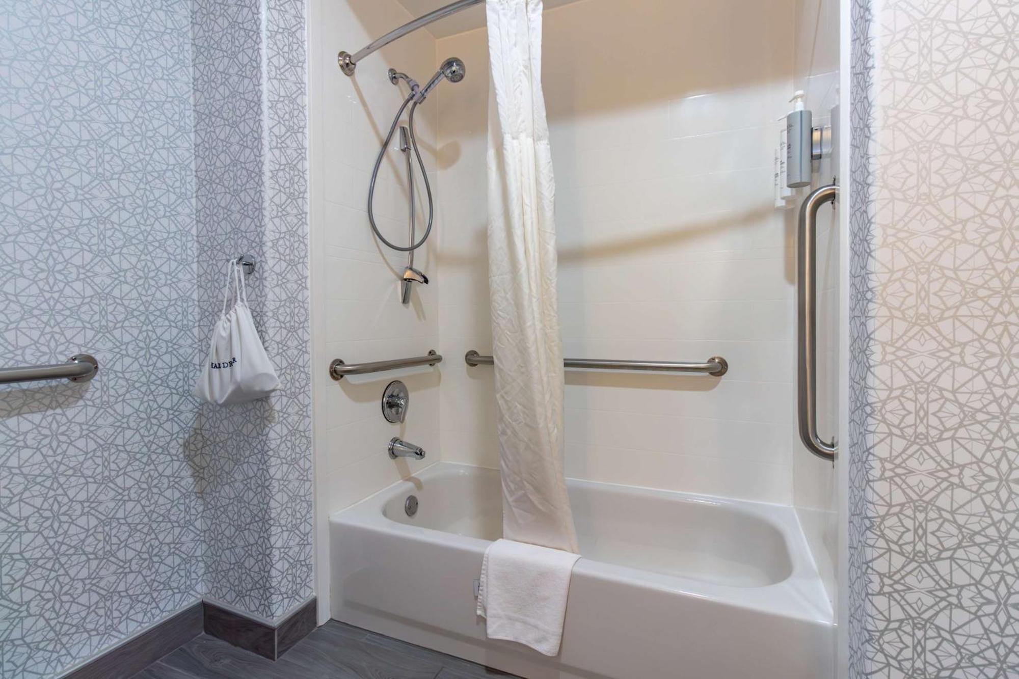 Hampton Inn & Suites Дентон Екстер'єр фото